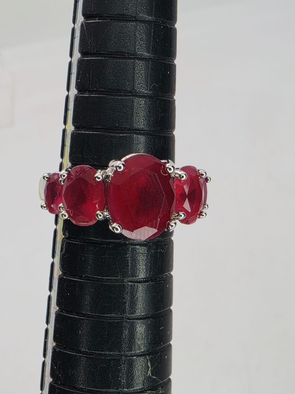 Vtg Oval Shape Red Created Ruby Sterling Silver 5 Stone Cocktail Ring Size 6